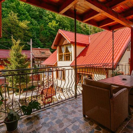 Pensiunea Luka Slănic-Moldova Esterno foto