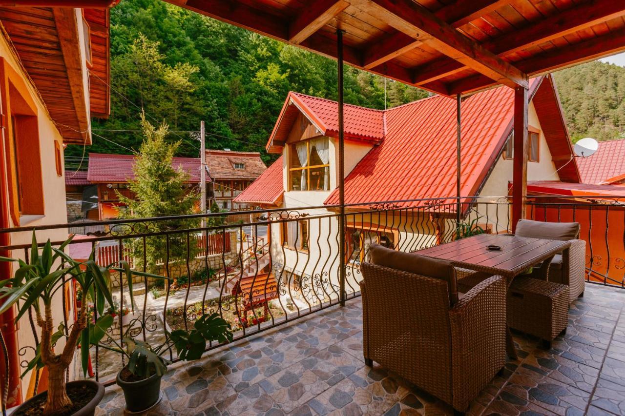 Pensiunea Luka Slănic-Moldova Esterno foto
