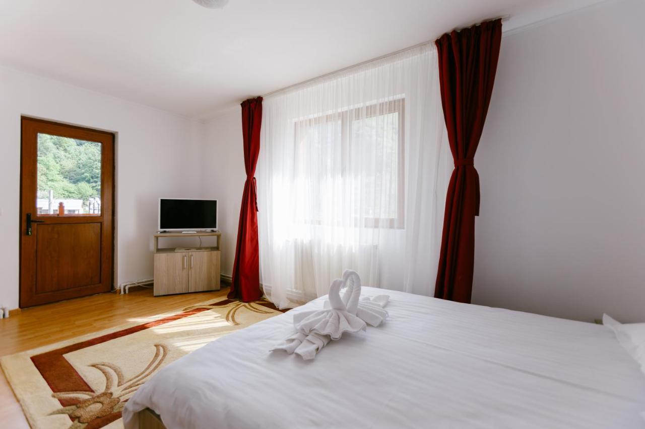 Pensiunea Luka Slănic-Moldova Esterno foto